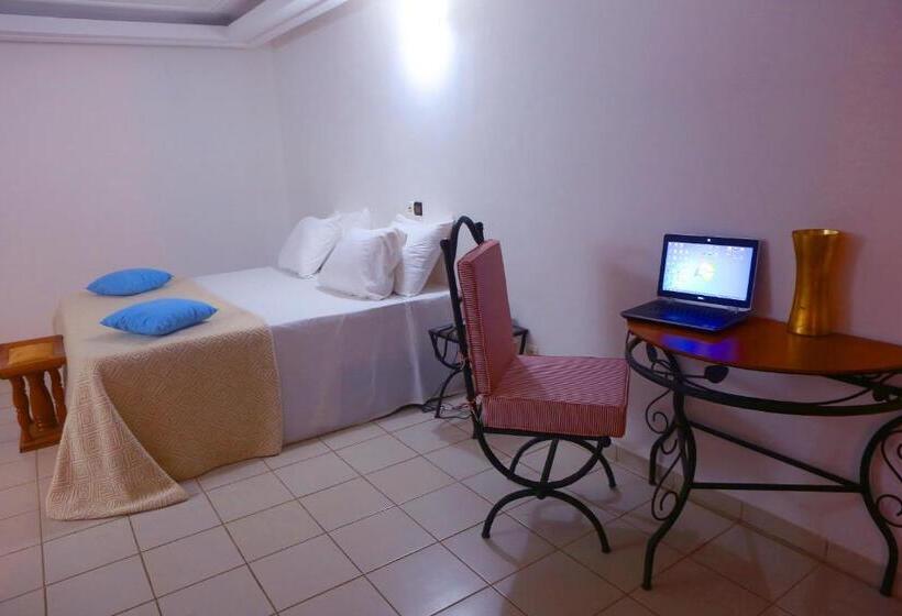 اتاق لوکس, Résidence Théresia