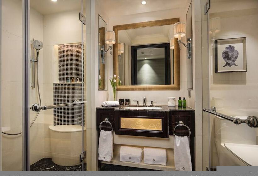 חדר סטנדרט, The Pury