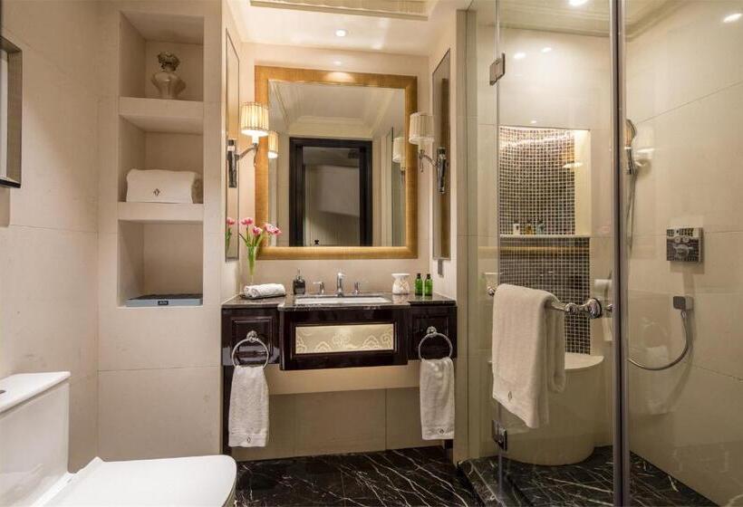 חדר סטנדרט, The Pury