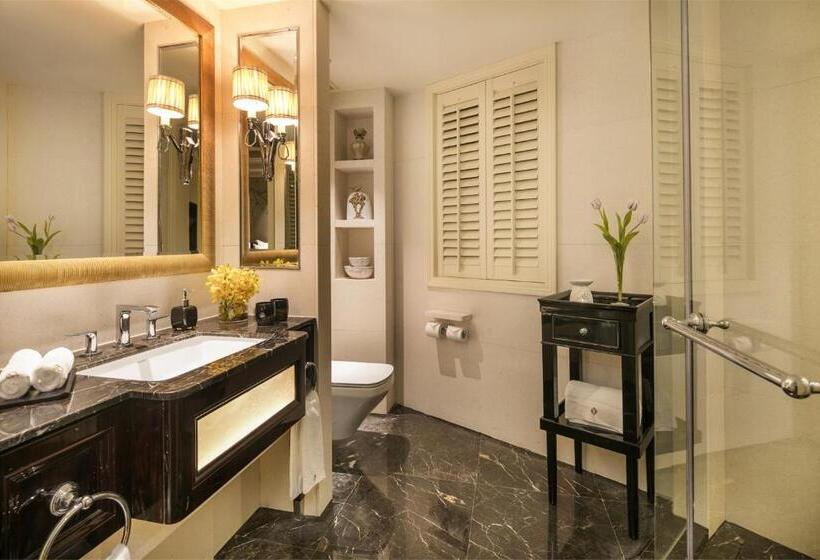 חדר דלוקס, The Pury