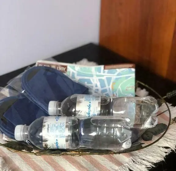 اتاق استاندارد سه نفره, Lions Heart Hostel