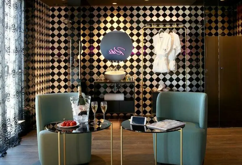 デラックスルーム, Axel Hotel Madrid Adults Only