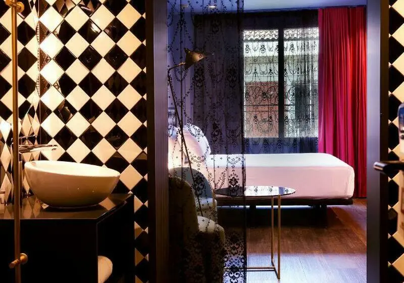 デラックスルーム, Axel Hotel Madrid Adults Only