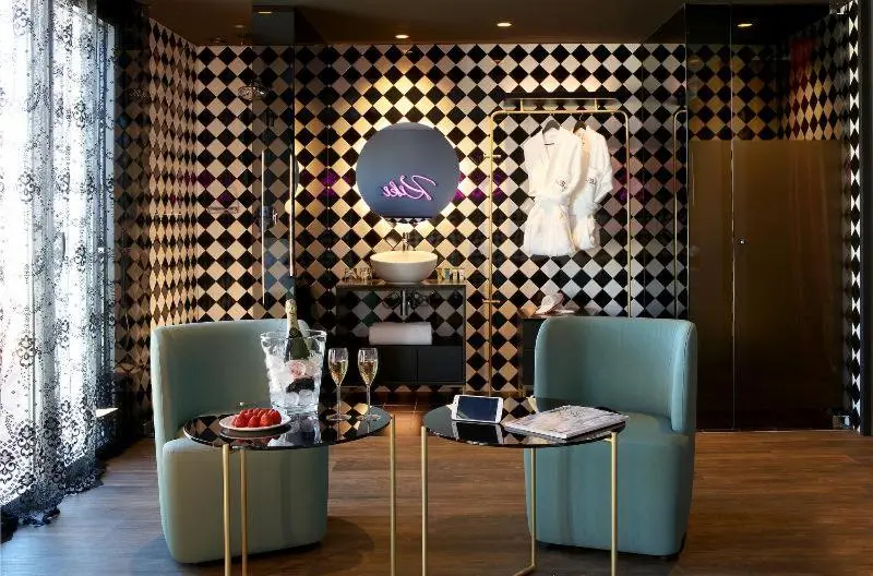 デラックスルーム, Axel Hotel Madrid Adults Only
