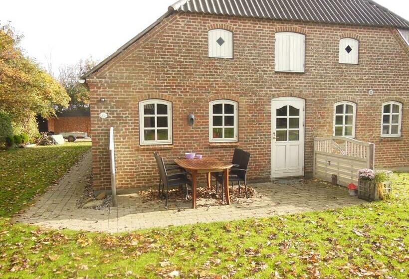 דירת חדר, Nyager Apartments