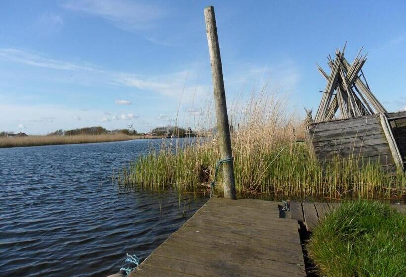 דירת חדר, Nyager Apartments