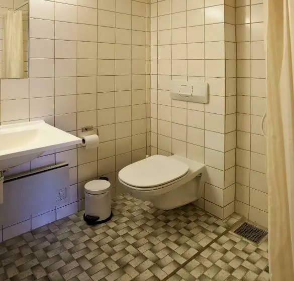 Standard Neljän Hengen Huone, Danhostel Frederikshavn City