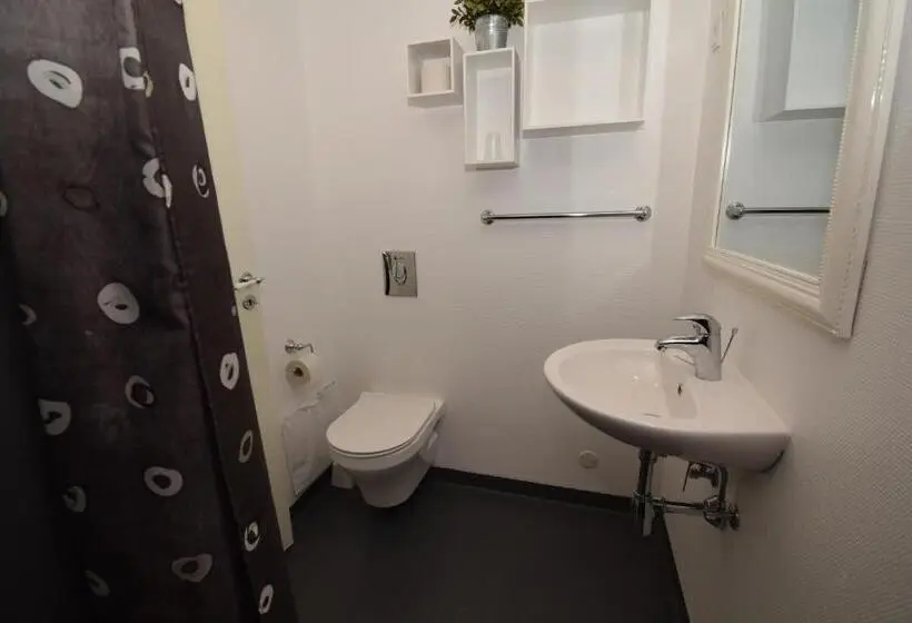 Deluxe Neljän Hengen Huone, Danhostel Frederikshavn City