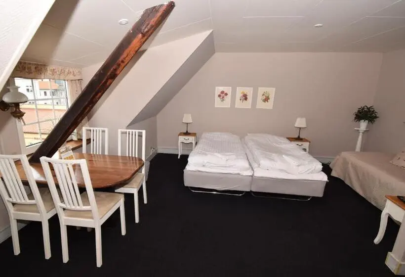 Deluxe Neljän Hengen Huone, Danhostel Frederikshavn City
