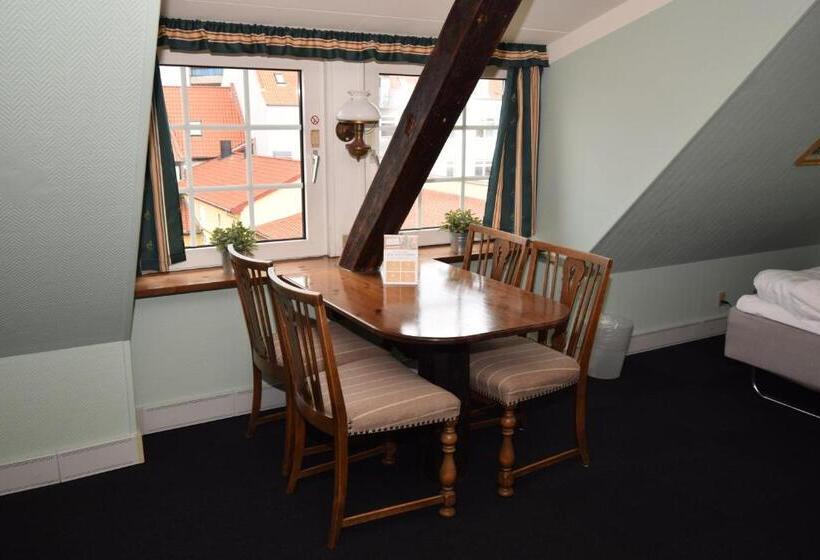 Четырехместный Номер Deluxe, Danhostel Frederikshavn City