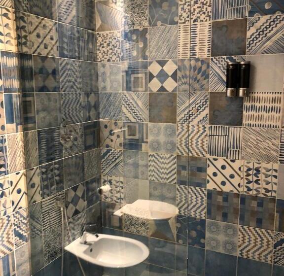 استودیوی لوکس, Affittacamere Joss