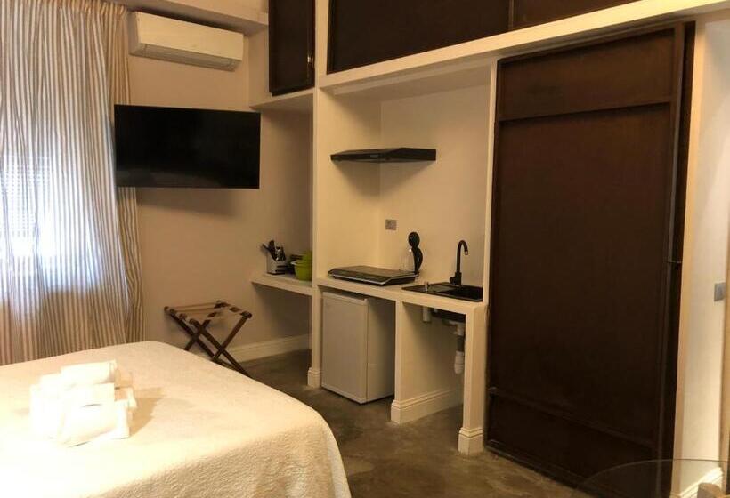 استودیوی لوکس, Affittacamere Joss