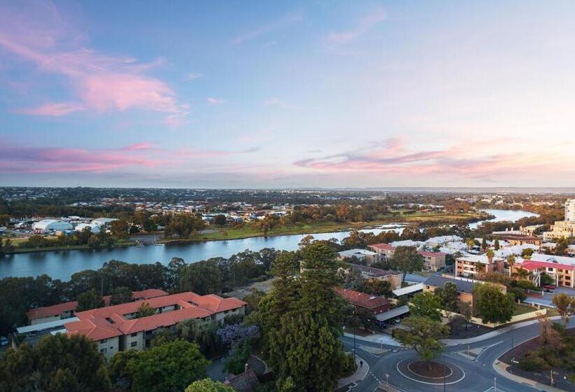 מיטת קינג בסוויטה, Aloft Perth