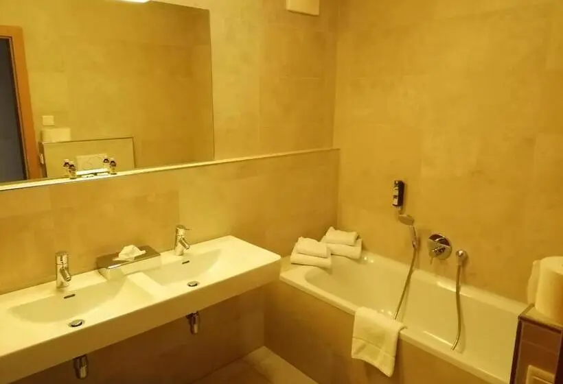 سوئیت با بالکن, Avenida Style Appartements by Alpin Rentals