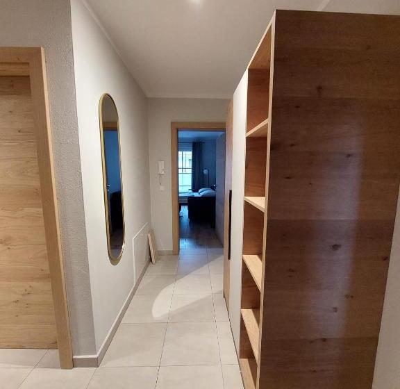 آپارتمان 1 خوابه با بالکن, Avenida Style Appartements by Alpin Rentals