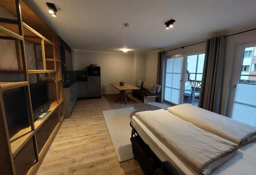 آپارتمان 1 خوابه با بالکن, Avenida Style Appartements by Alpin Rentals