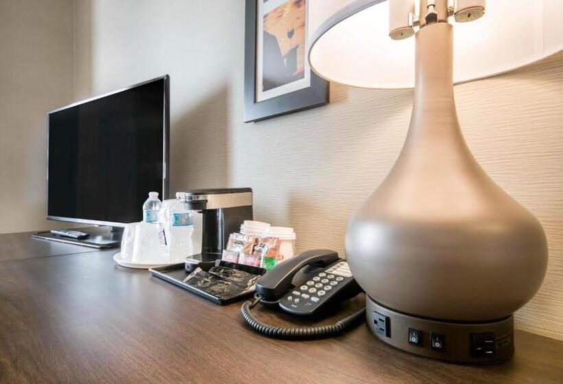 غرفة قياسية, Comfort Inn & Suites Merritt