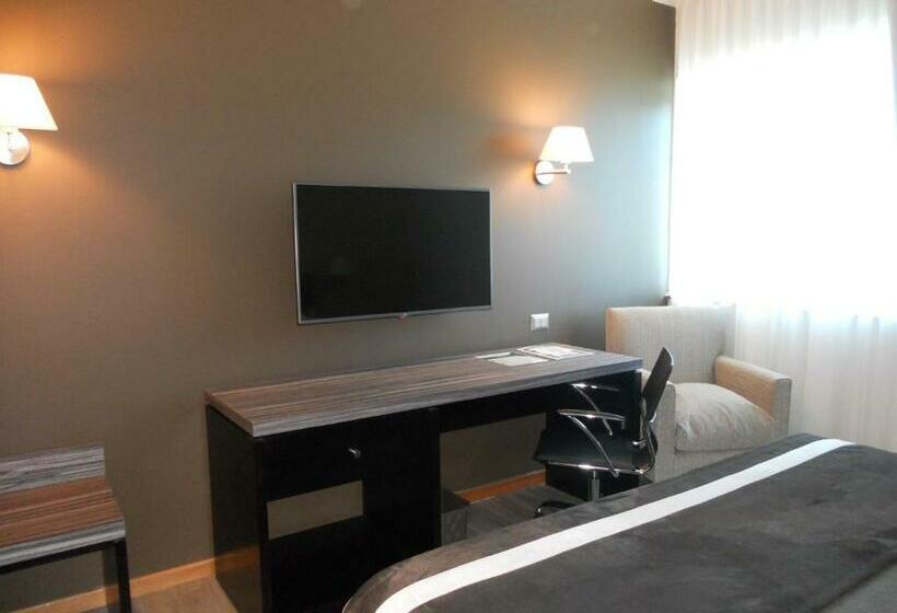 غرفة قياسية, Diego De Almagro Chillan