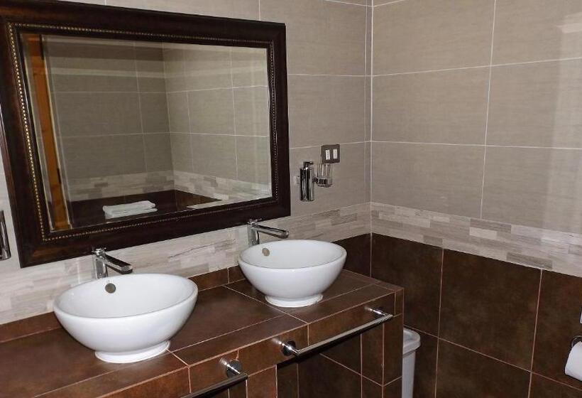 اتاق اکونومی, La Perla