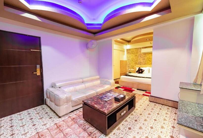 سوئیت پرزیدنت, Parakkat Nature Resort