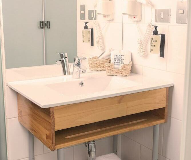 اتاق استاندارد با چشم‌انداز شهر, Verso