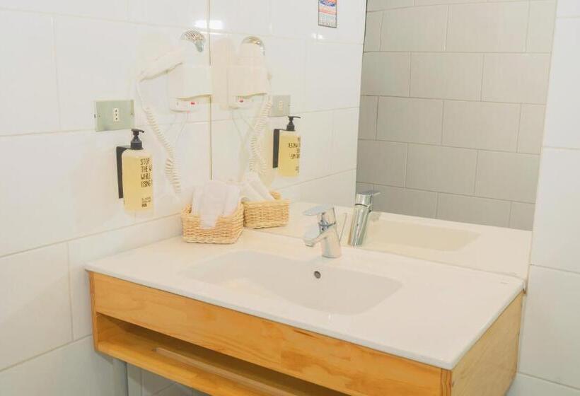 اتاق استاندارد سه نفره, Verso