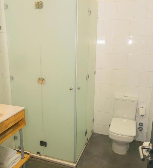 اتاق استاندارد سه نفره, Verso