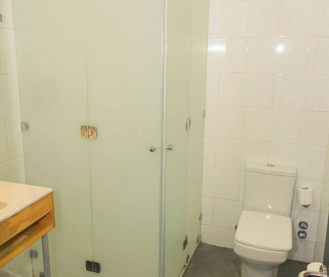 اتاق استاندارد سه نفره, Verso