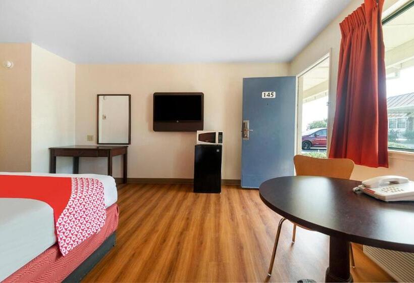 غرفة ديلوكس سرير كينج, Super 8 By Wyndham Dunnigan