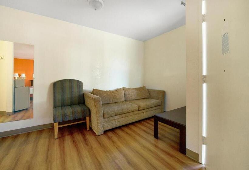 غرفة قياسية لذوى الاحتياجات الخاصة, Super 8 By Wyndham Dunnigan