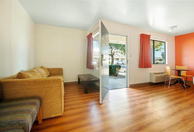 غرفة قياسية لذوى الاحتياجات الخاصة, Super 8 By Wyndham Dunnigan