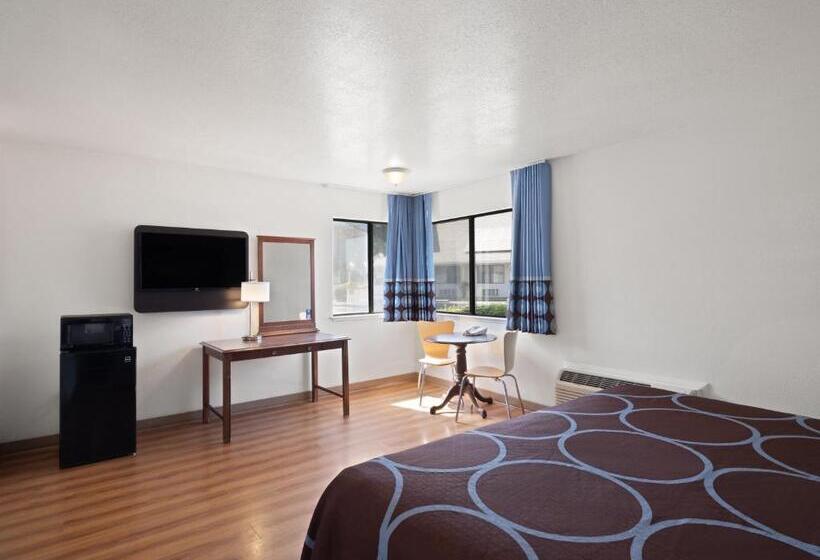 غرفة ديلوكس سرير كينج, Super 8 By Wyndham Dunnigan