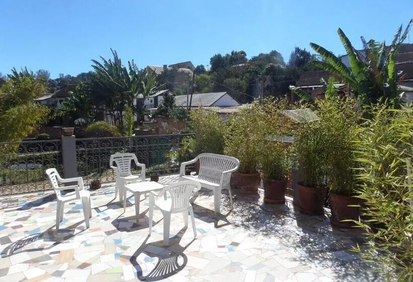استودیو خانوادگی, Meva Guesthouse