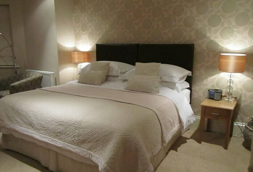 Quarto Estandar, Detmore House