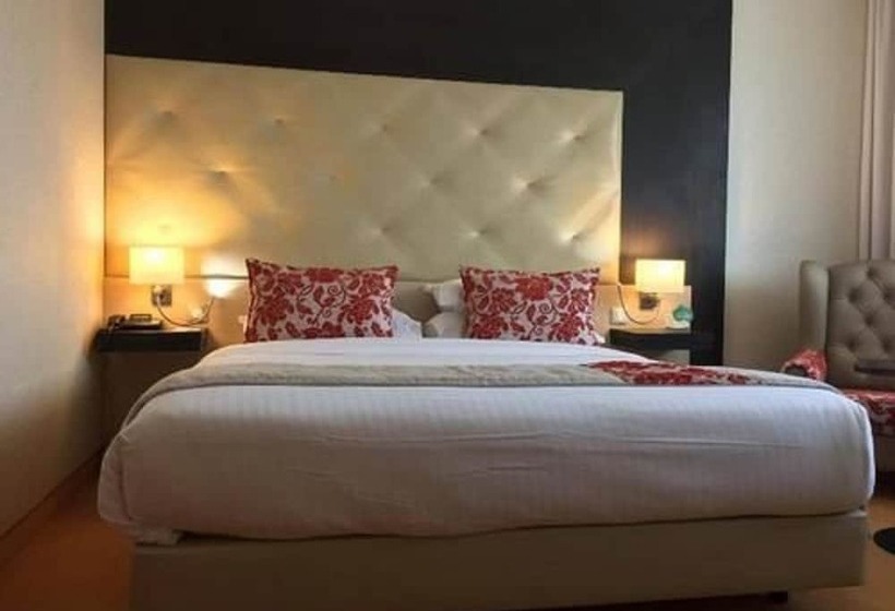 اتاق لوکس, Hôtel New Day