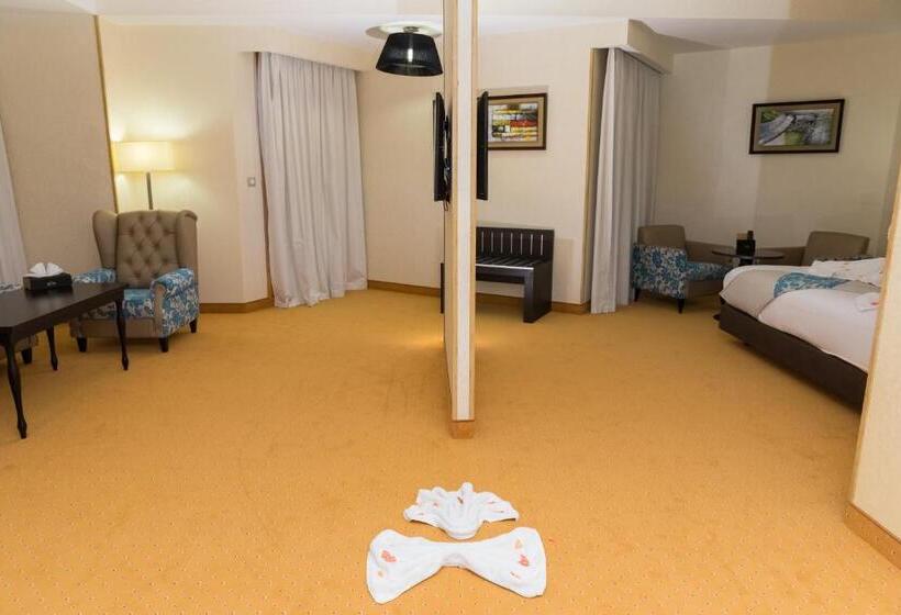 سوییت سوپریور, Hôtel New Day