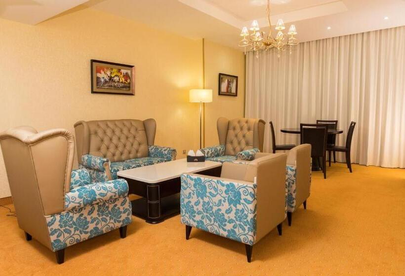 سوئیت پرزیدنت, Hôtel New Day