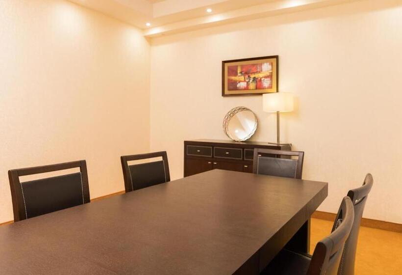 سوئیت پرزیدنت, Hôtel New Day