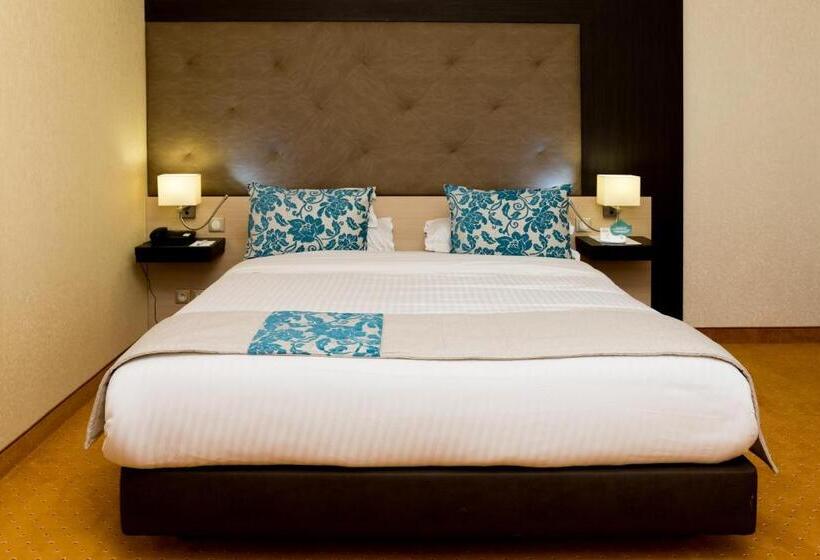 سوئیت پرزیدنت, Hôtel New Day