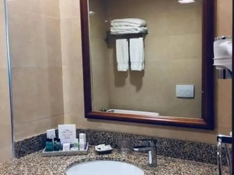 سوییت جونیور, Hôtel New Day