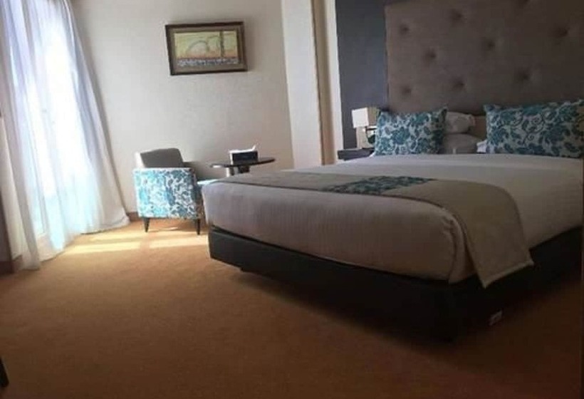 اتاق لوکس, Hôtel New Day