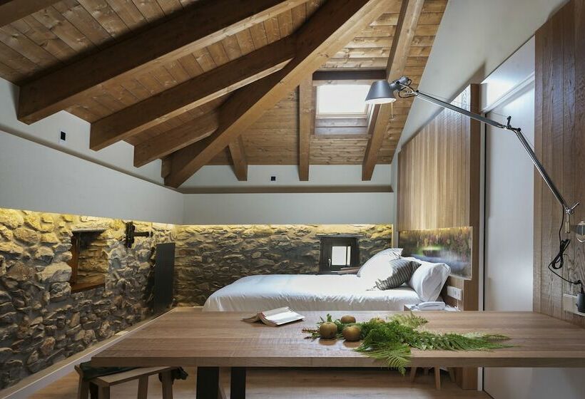 Номер Стандарт, Palacio De Yrisarri By Irrisarri Land