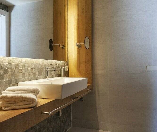 Номер Стандарт, Palacio De Yrisarri By Irrisarri Land