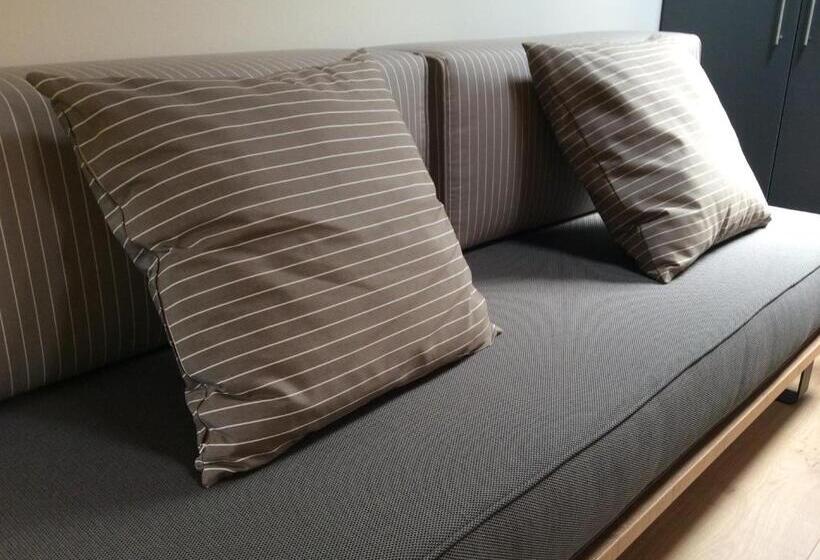 Студия Стандарт, Palacio De Yrisarri By Irrisarri Land