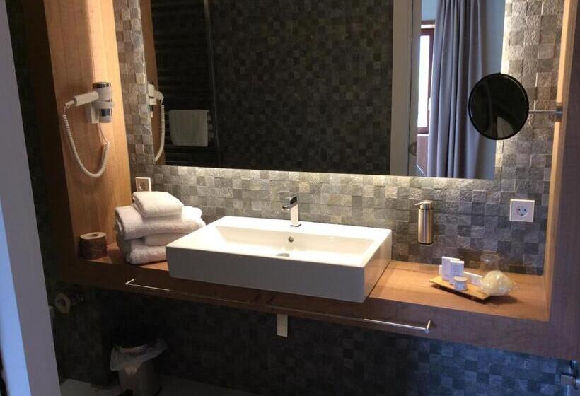 Номер Стандарт, Palacio De Yrisarri By Irrisarri Land