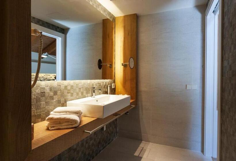 Номер Стандарт, Palacio De Yrisarri By Irrisarri Land