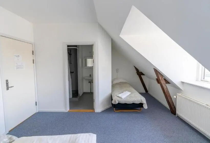 Perhehuone Merinäkymä, Postgaarden
