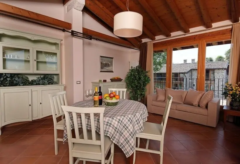 آپارتمان 1 خوابه, Residence Borgo Mondragon