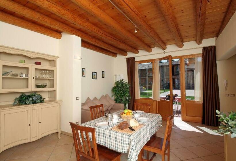 带1个卧室带花园景观的公寓, Residence Borgo Mondragon