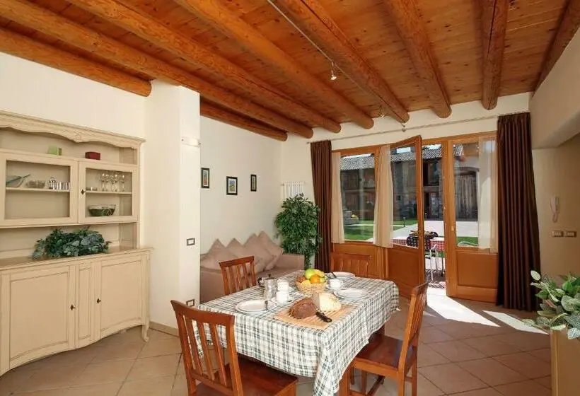 آپارتمان 1 خوابه با چشمانداز باغ, Residence Borgo Mondragon